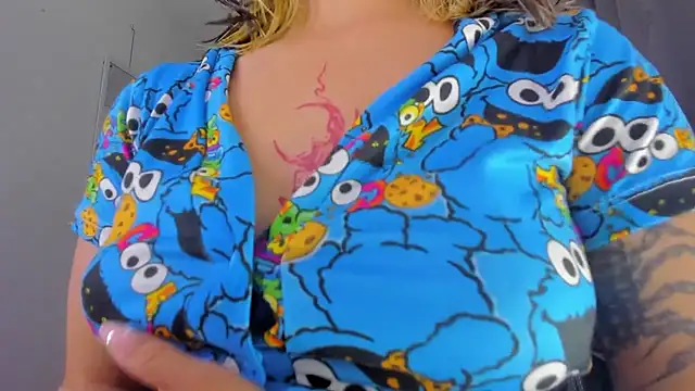 saralolo420 online show from 01/13/25, 01:02