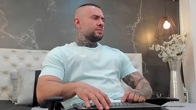 Snapshot of BruceDallas chatting on 03/11/25, 11:04 BruceDallas online show from 03/11/25, 11:04