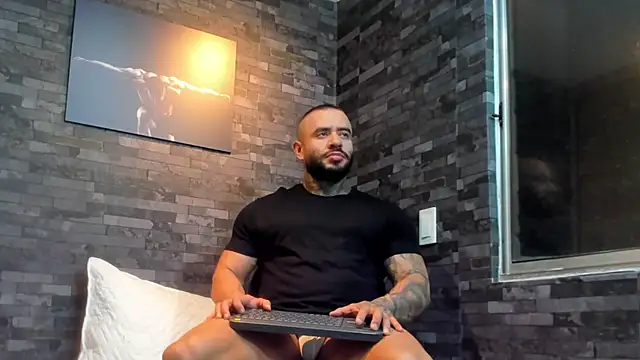 BruceDallas online show from 12/02/25, 12:05