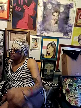 Snapshot of Mune_Raez_6 chatting on 09/19/25, 04:18 Mune Raez 6 online show from 09/19/25, 04:18