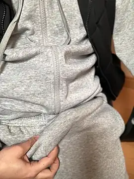 Snapshot of 114514hlove chatting on 02/02/25, 01:23 114514hlove online show from 02/02/25, 01:23