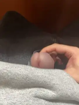 Snapshot of 114514hlove chatting on 11/17/25, 01:33 114514hlove online show from 11/17/25, 01:33