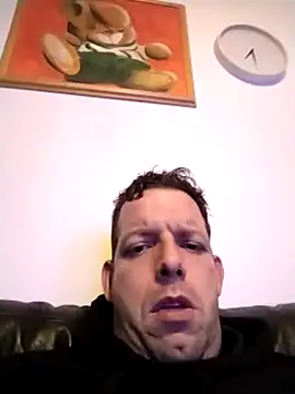 Snapshot of Knuffelstaaf123 chatting on 01/05/25, 01:45 Knuffelstaaf123 online show from 01/05/25, 01:45