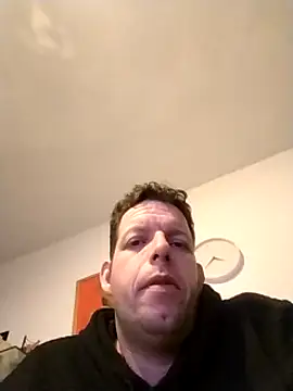 Snapshot of Knuffelstaaf123 chatting on 01/05/25, 10:53 Knuffelstaaf123 online show from 01/05/25, 10:53
