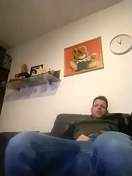 Snapshot of Knuffelstaaf123 chatting on 01/13/25, 05:12 Knuffelstaaf123 online show from 01/13/25, 05:12