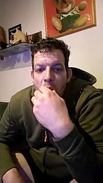 Snapshot of Knuffelstaaf123 chatting on 01/27/25, 11:33 Knuffelstaaf123 online show from 01/27/25, 11:33
