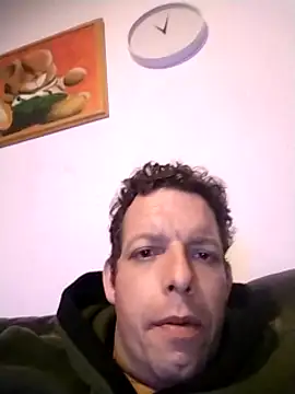 Snapshot of Knuffelstaaf123 chatting on 02/26/25, 10:09 Knuffelstaaf123 online show from 02/26/25, 10:09