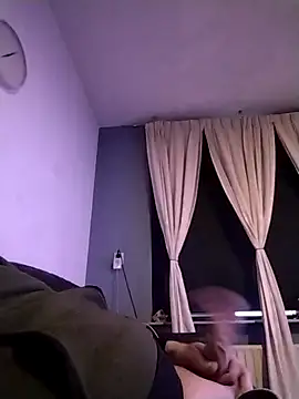 Knuffelstaaf123 online show from 11/15/25, 07:16