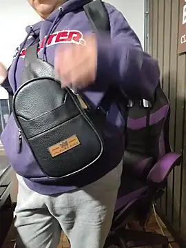 Cute Penelope online show from 12/17/25, 11:05