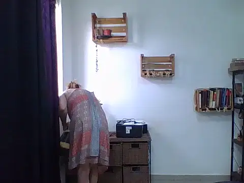 charlott ponce online show from 12/15/25, 06:34