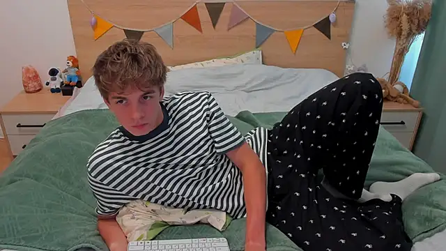 Fandi 777 online show from 04/20/26, 07:33