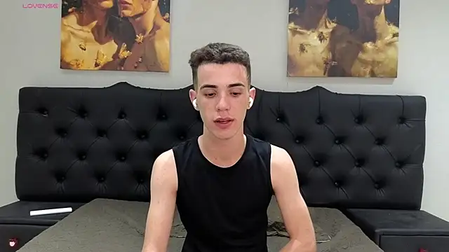 Cristian Delgado online show from 12/28/24, 06:39