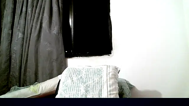 Snapshot of chicantonella chatting on 01/25/25, 01:32 chicantonella online show from 01/25/25, 01:32