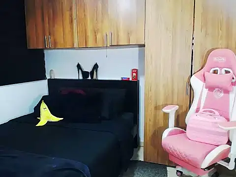 Snapshot of sweet_temptation25 chatting on 10/15/25, 10:15 sweet temptation25 online show from 10/15/25, 10:15