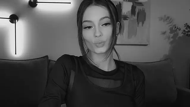 Snapshot of FirstOfFallen chatting on 12/12/24, 10:34 FirstOfFallen online show from 12/12/24, 10:34