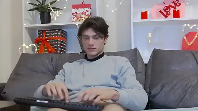 CalvinCay online show from 02/06/25, 07:40