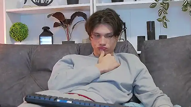 CalvinCay online show from 03/12/25, 02:20