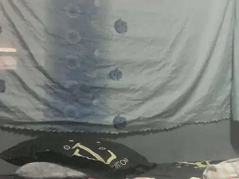 Snapshot of Urvin32 chatting on 11/15/25, 07:21 Urvin32 online show from 11/15/25, 07:21