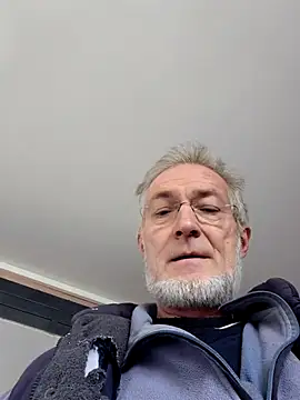 Snapshot of 60philippe chatting on 02/07/26, 09:24 60philippe online show from 02/07/26, 09:24