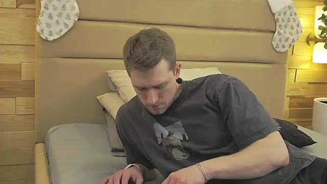 EthanPinkman online show from 12/15/25, 04:39