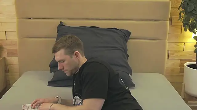 EthanPinkman online show from 04/19/26, 04:01