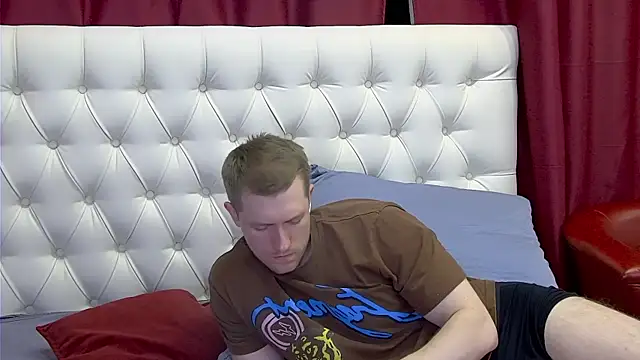 Snapshot of EthanPinkman chatting on 05/12/26, 05:37 EthanPinkman online show from 05/12/26, 05:37