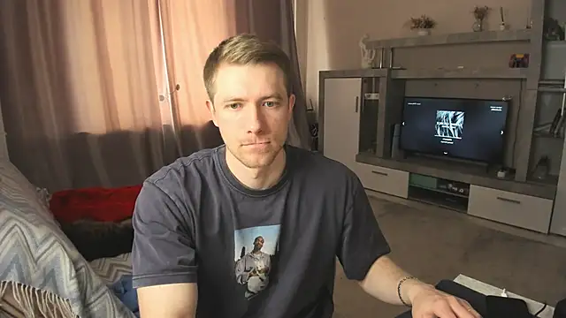 Snapshot of EthanPinkman chatting on 05/16/26, 06:43 EthanPinkman online show from 05/16/26, 06:43