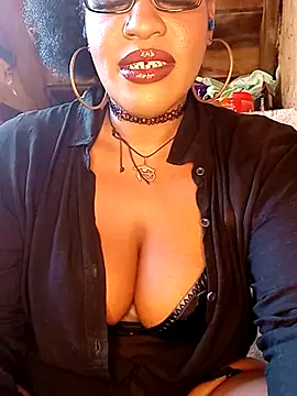 AmazonianMistress online show from 09/15/25, 10:21