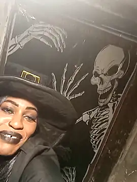 AmazonianMistress online show from 10/31/25, 02:45