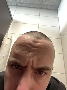 Drummer112 online show from 04/08/26, 08:58