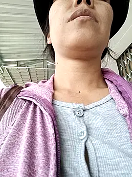 2HotAsain4u online show from 01/17/26, 06:18