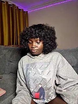 Mon cherrie  online show from 09/09/25, 11:48