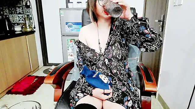 Miu-Le online show from 12/13/25, 08:47