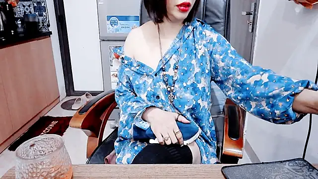 Miu-Le online show from 02/10/26, 09:19