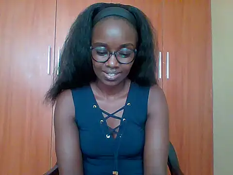 Snapshot of sexy_darleen23 chatting on 04/28/26, 09:47 sexy darleen23 online show from 04/28/26, 09:47