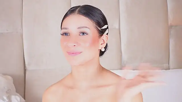 KiraKayleigh1 online show from 03/11/25, 09:48