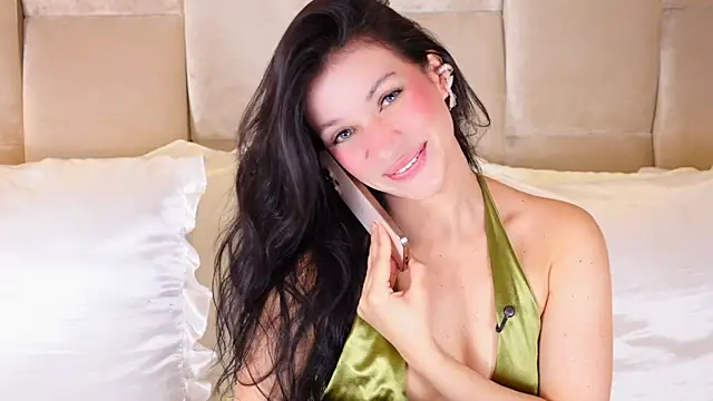 KiraKayleigh1 online show from 11/04/25, 02:43