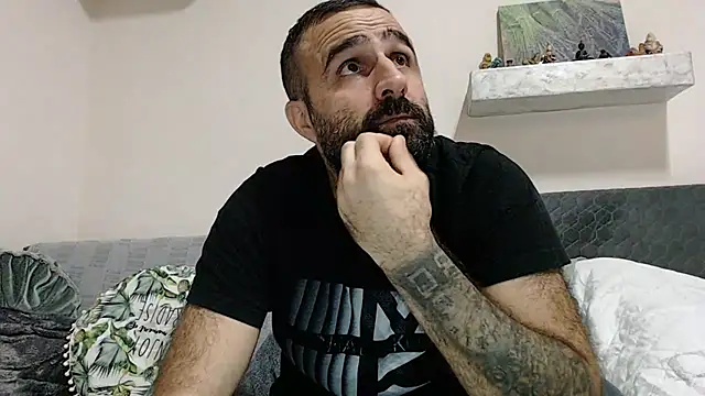 Snapshot of ivat80 chatting on 12/09/24, 05:19 ivat80 online show from 12/09/24, 05:19