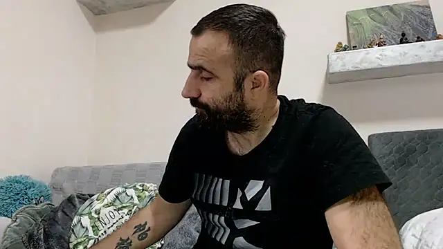 Snapshot of ivat80 chatting on 12/13/24, 06:21 ivat80 online show from 12/13/24, 06:21