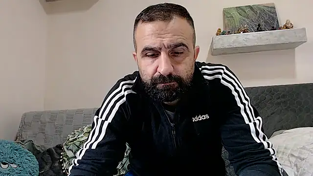 Snapshot of ivat80 chatting on 12/15/24, 08:52 ivat80 online show from 12/15/24, 08:52