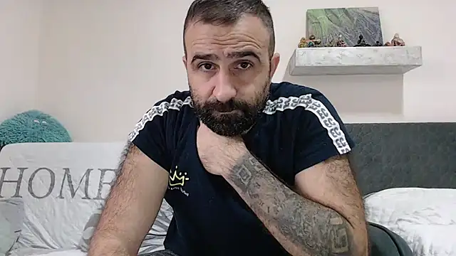 Snapshot of ivat80 chatting on 12/28/24, 07:44 ivat80 online show from 12/28/24, 07:44