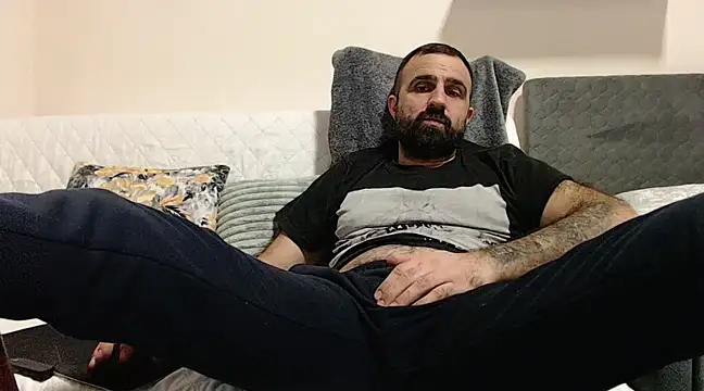 Snapshot of ivat80 chatting on 03/12/25, 04:35 ivat80 online show from 03/12/25, 04:35