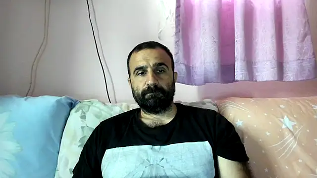 Snapshot of ivat80 chatting on 09/12/25, 05:51 ivat80 online show from 09/12/25, 05:51