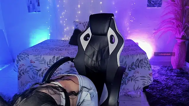 Riana Kean online show from 12/03/25, 03:14