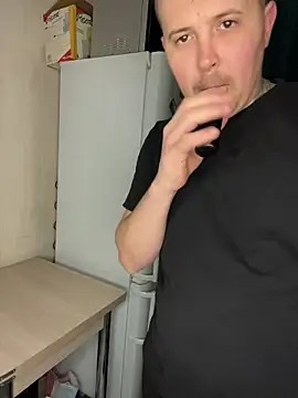 MrMrsRight online show from 12/22/25, 04:15