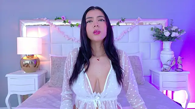 Julie Bennet online show from 10/09/25, 05:05