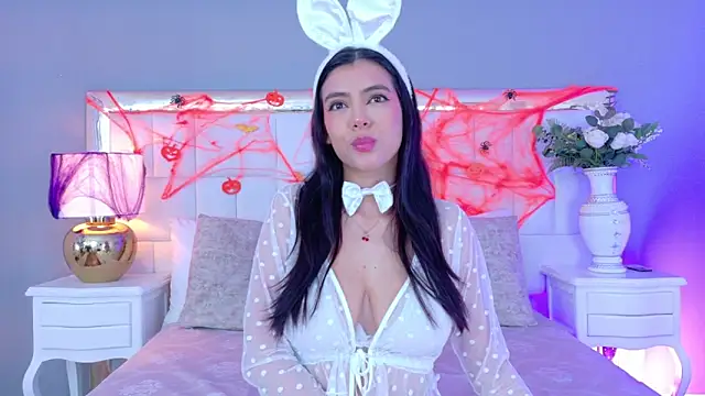 Julie Bennet online show from 10/22/25, 04:13