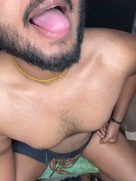 Snapshot of Cum_on_your_tityyy chatting on 01/19/25, 10:06 Cum on your tityyy online show from 01/19/25, 10:06