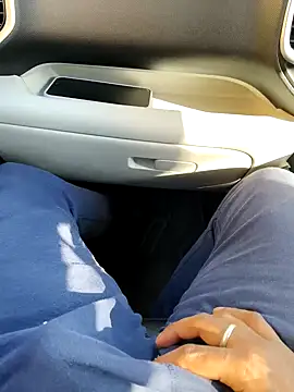 Snapshot of Cum_on_your_tityyy chatting on 01/25/25, 09:47 Cum on your tityyy online show from 01/25/25, 09:47