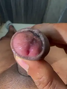 Snapshot of Cum_on_your_tityyy chatting on 11/10/25, 01:37 Cum on your tityyy online show from 11/10/25, 01:37